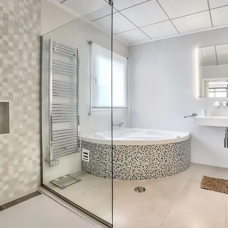 Elegance Exquisite Luxury Villa